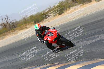 media/Mar-28-2022-Superbike Trackdays (Mon) [[b8603d0f67]]/Open Track Time/Turn 3 Inside/